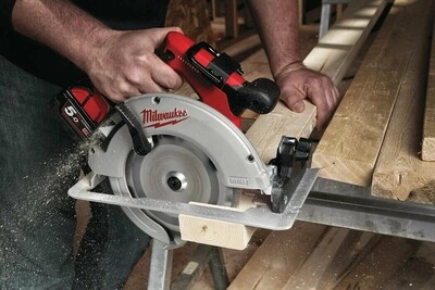 Аккуммуляторная циркулярная пила Milwaukee M18 BLCS66-0X 4933464589 без аккумулятора фото 5